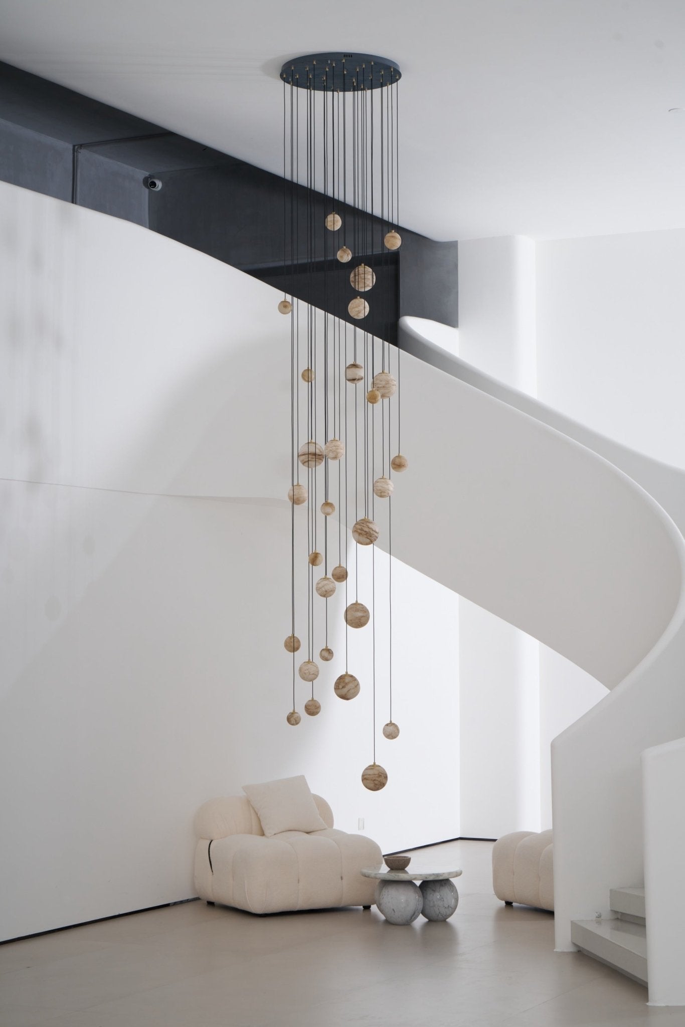 Lustre moderne Brynar en Doré et Naturel albâtre