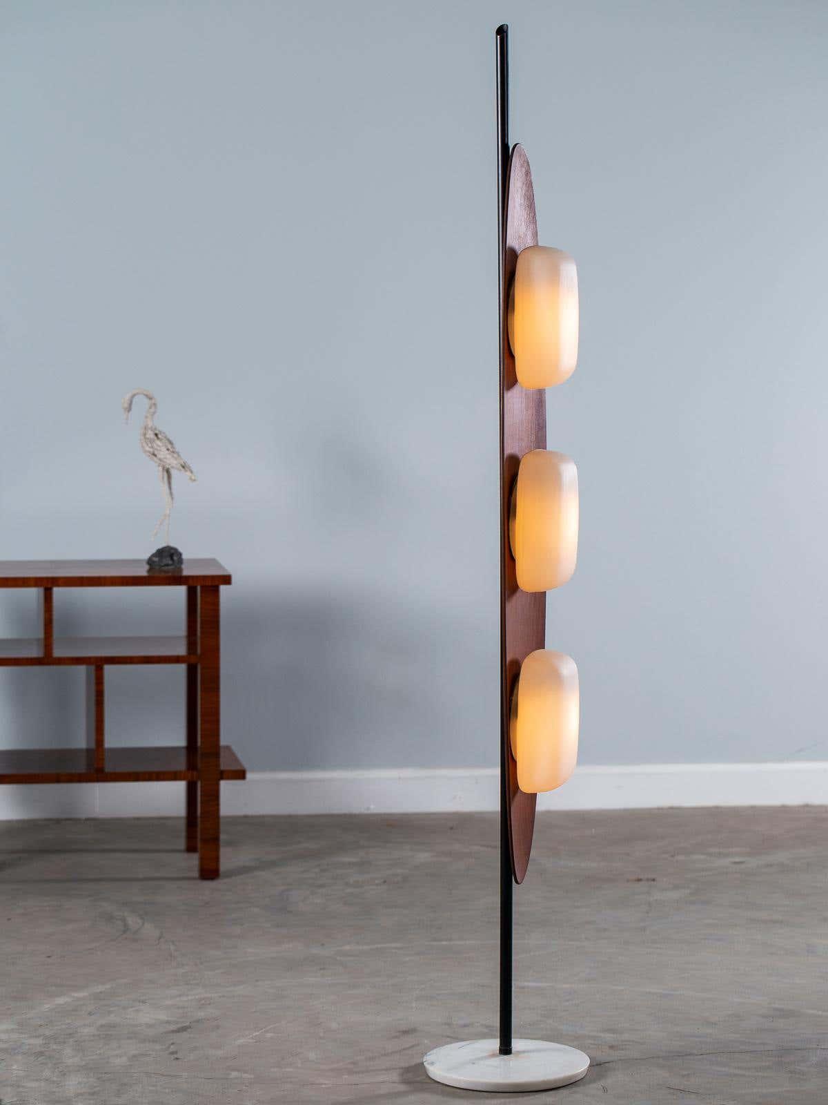 Lampadaire moderne Cato en Marbre Teck