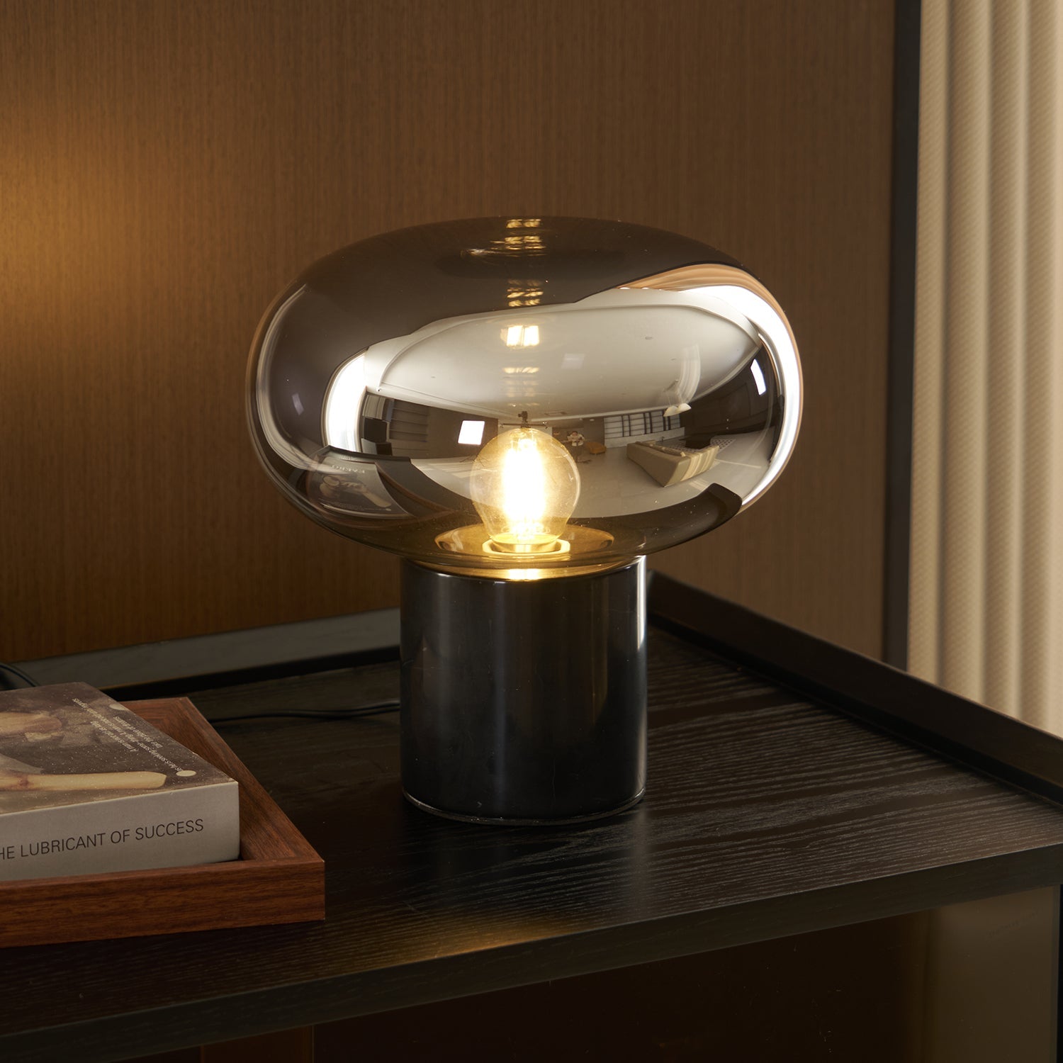 Lampe à poser moderne Eyolf en Marbre Ambre et noir