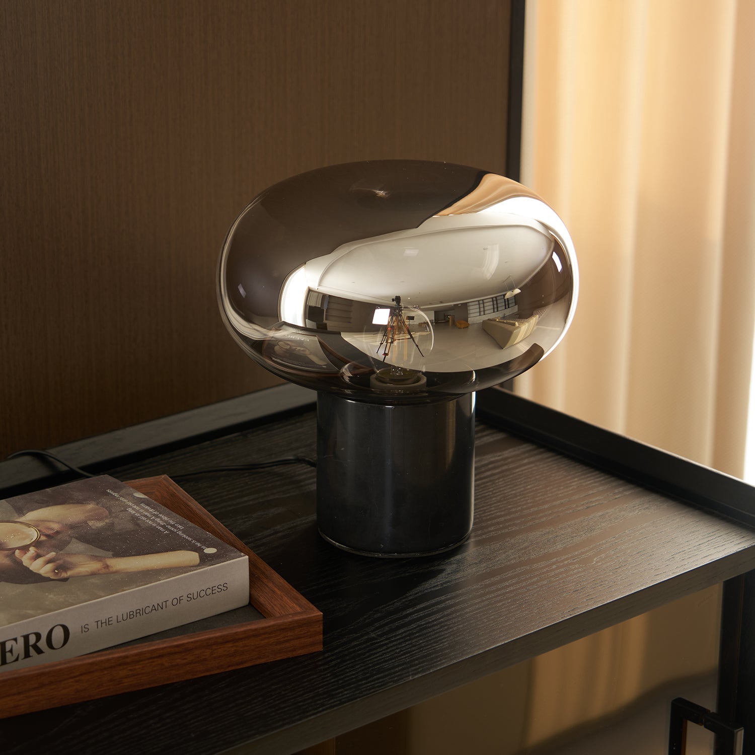 Lampe à poser moderne Eyolf en Marbre Ambre et noir
