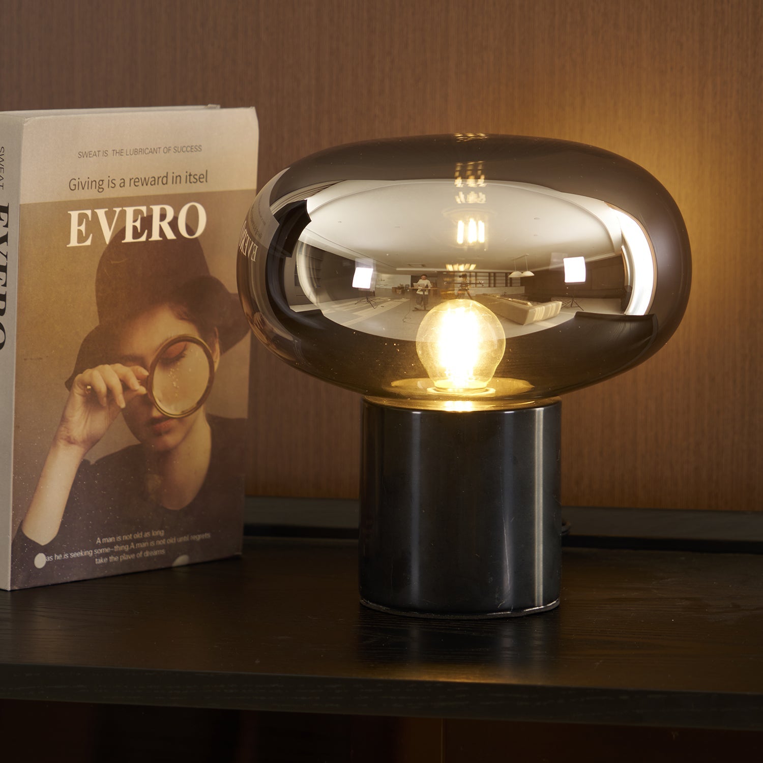 Lampe à poser moderne Eyolf en Marbre Ambre et noir