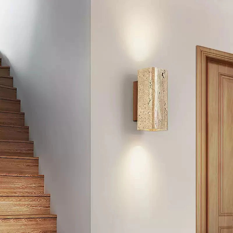 Applique murale moderne Roc en Noyer et travertin jaune