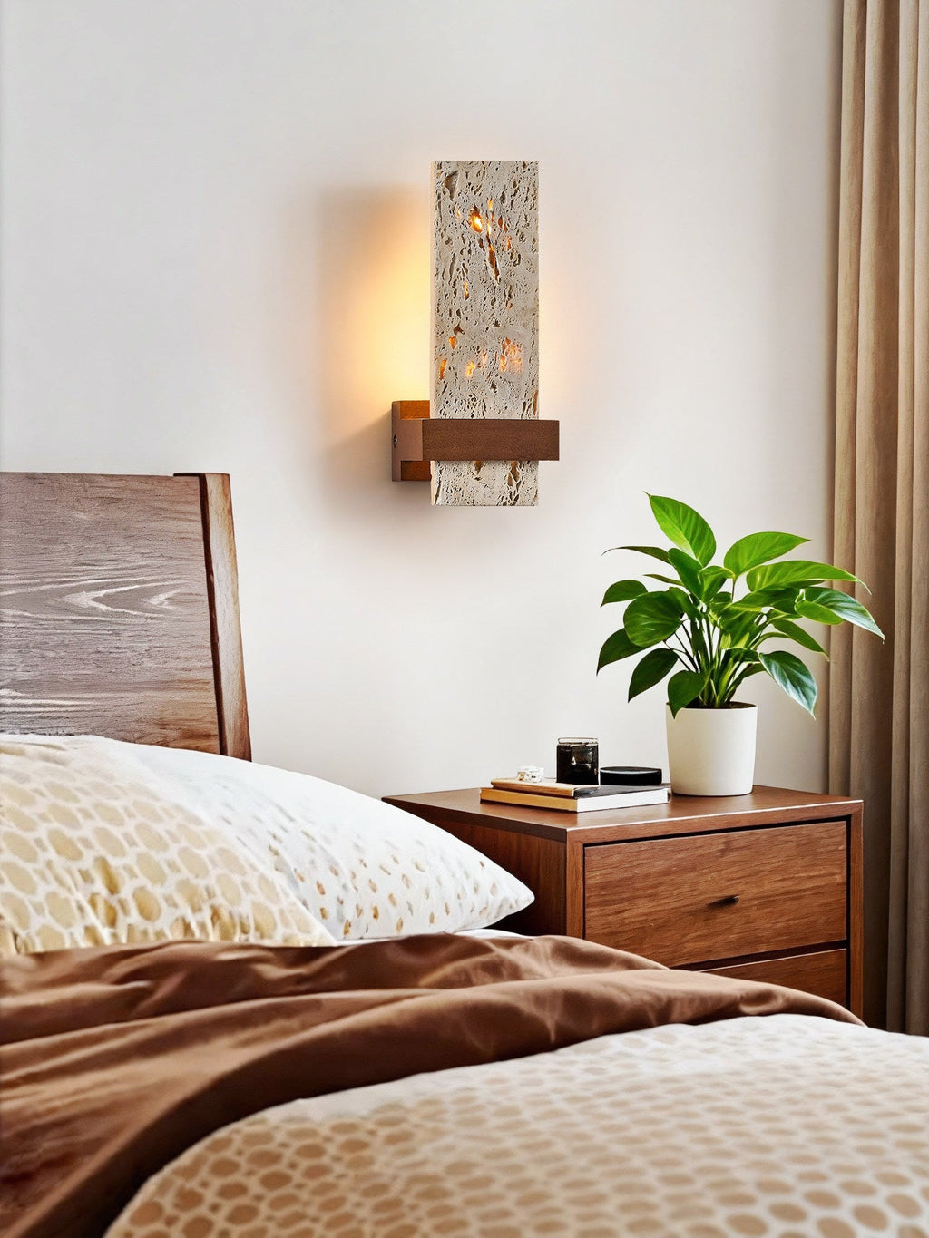 Applique murale moderne Wade en Travertin jaune et noyer