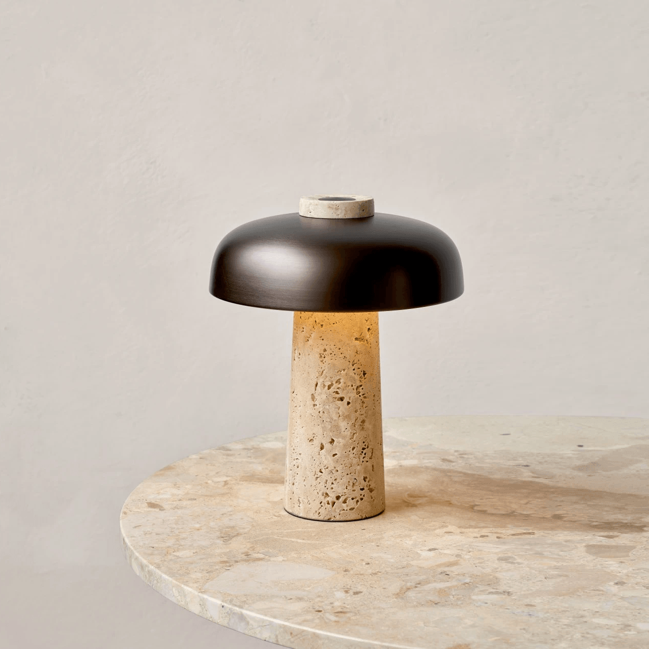 Lampe à poser moderne Jokum en Travertin jaune et noir