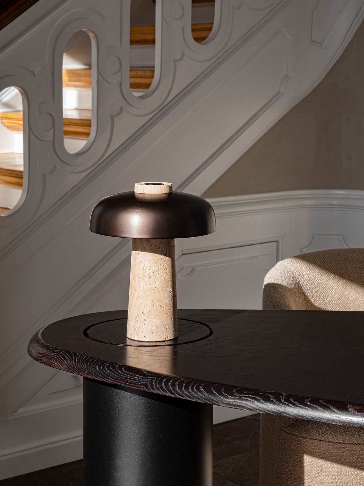 Lampe à poser moderne Jokum en Travertin jaune et bronze