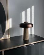 Lampe à poser moderne Jokum en Travertin jaune et bronze