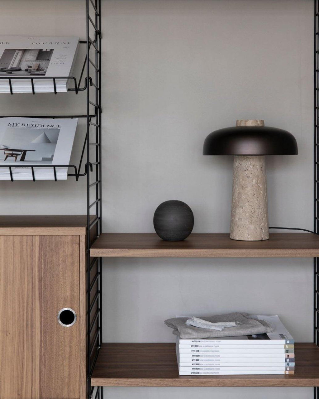 Lampe à poser moderne Jokum en Travertin jaune et blanc
