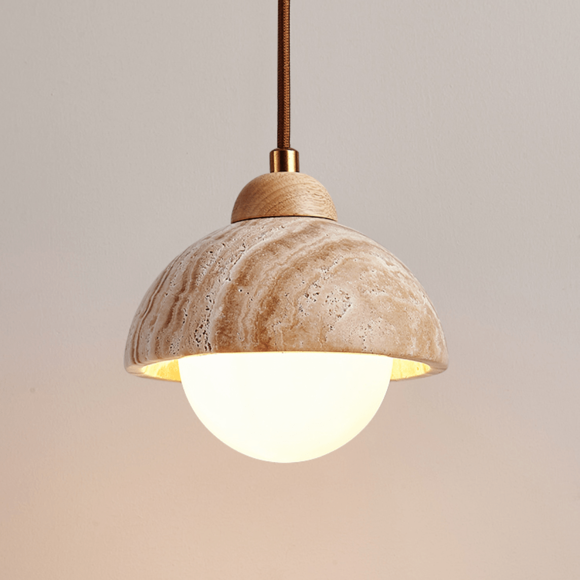 Suspension moderne Ola en Bois et travertin jaune