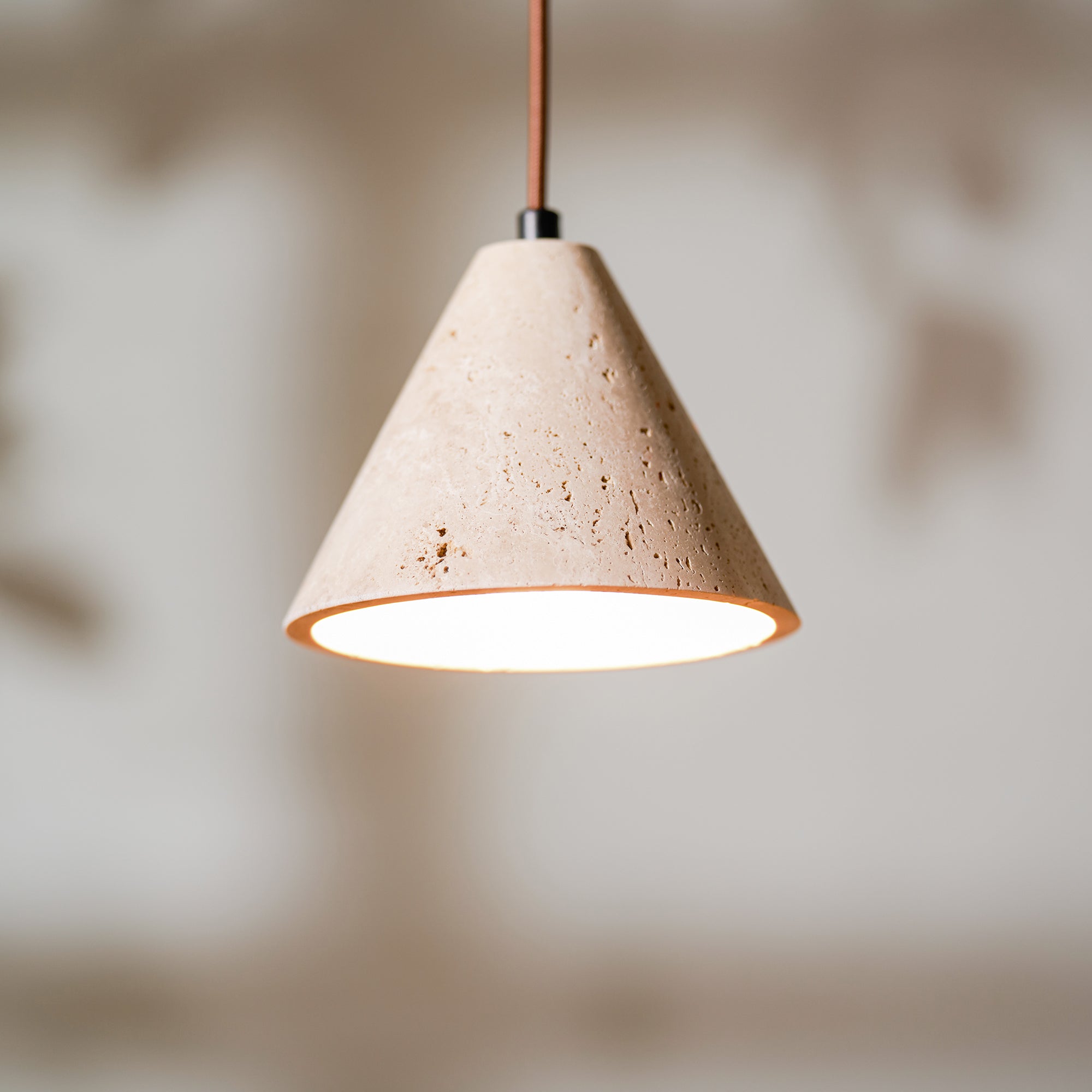 Suspension moderne Erland en Travertin jaune