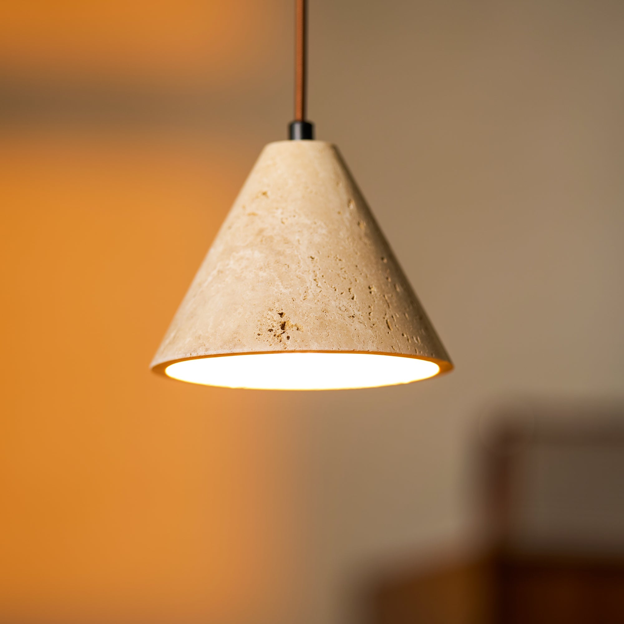 Suspension moderne Erland en Travertin jaune