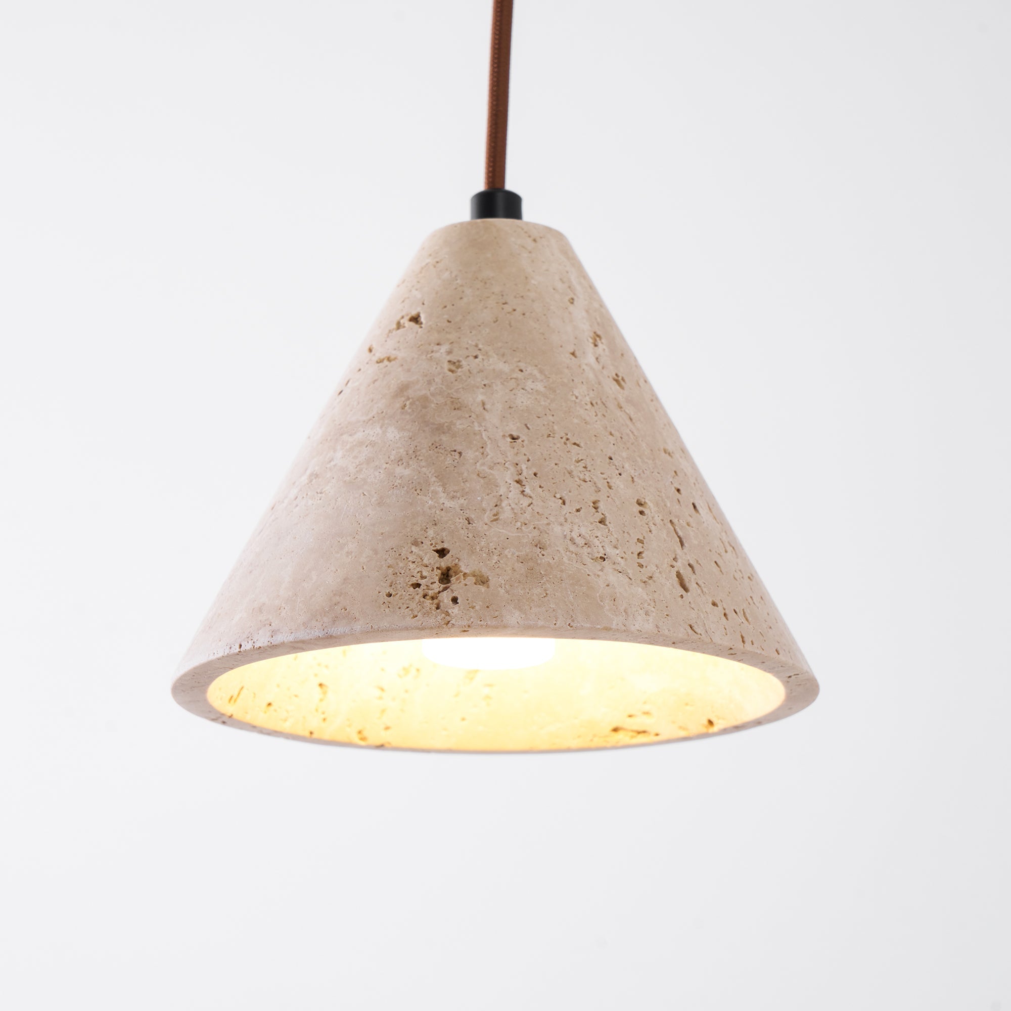 Suspension moderne Erland en Noir travertin
