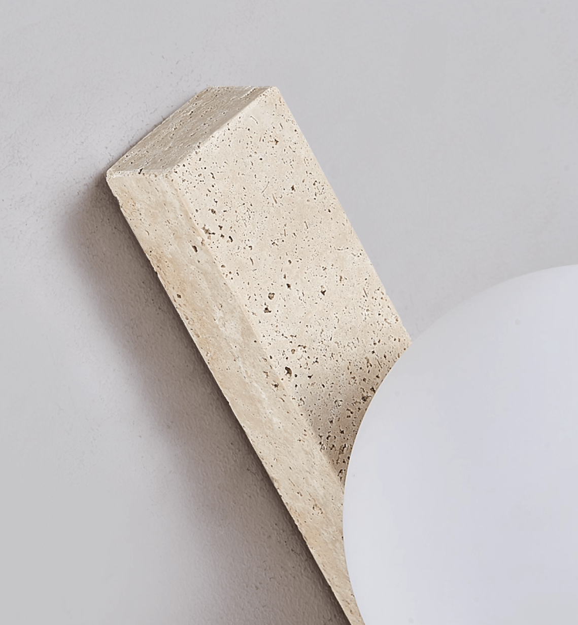 Applique murale moderne Nidaros en Noyer bois et travertin jaune