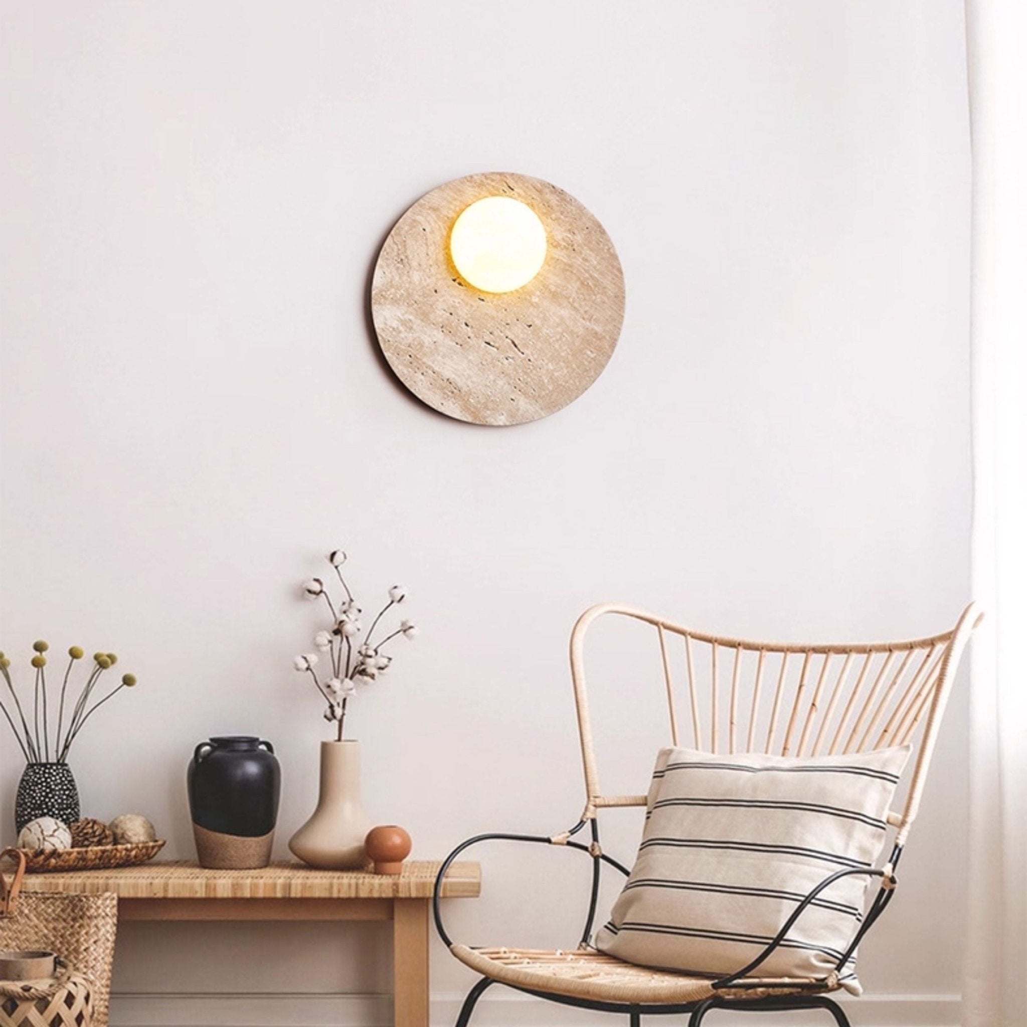 Applique murale moderne Alvid en Travertin jaune et blanc