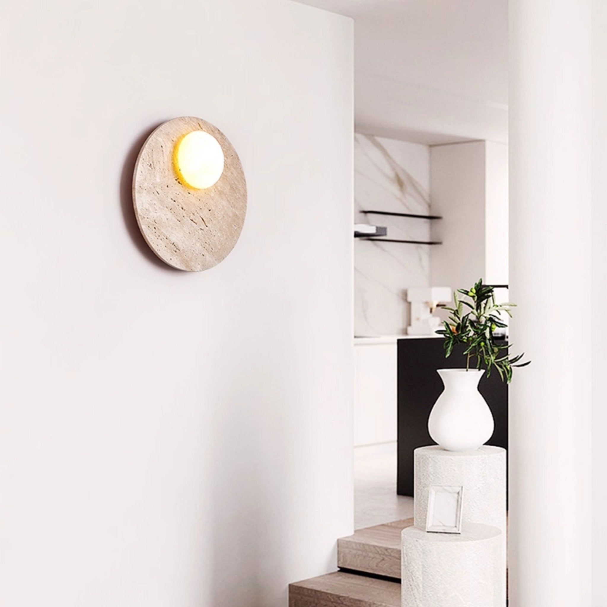 Applique murale moderne Alvid en Travertin jaune et blanc