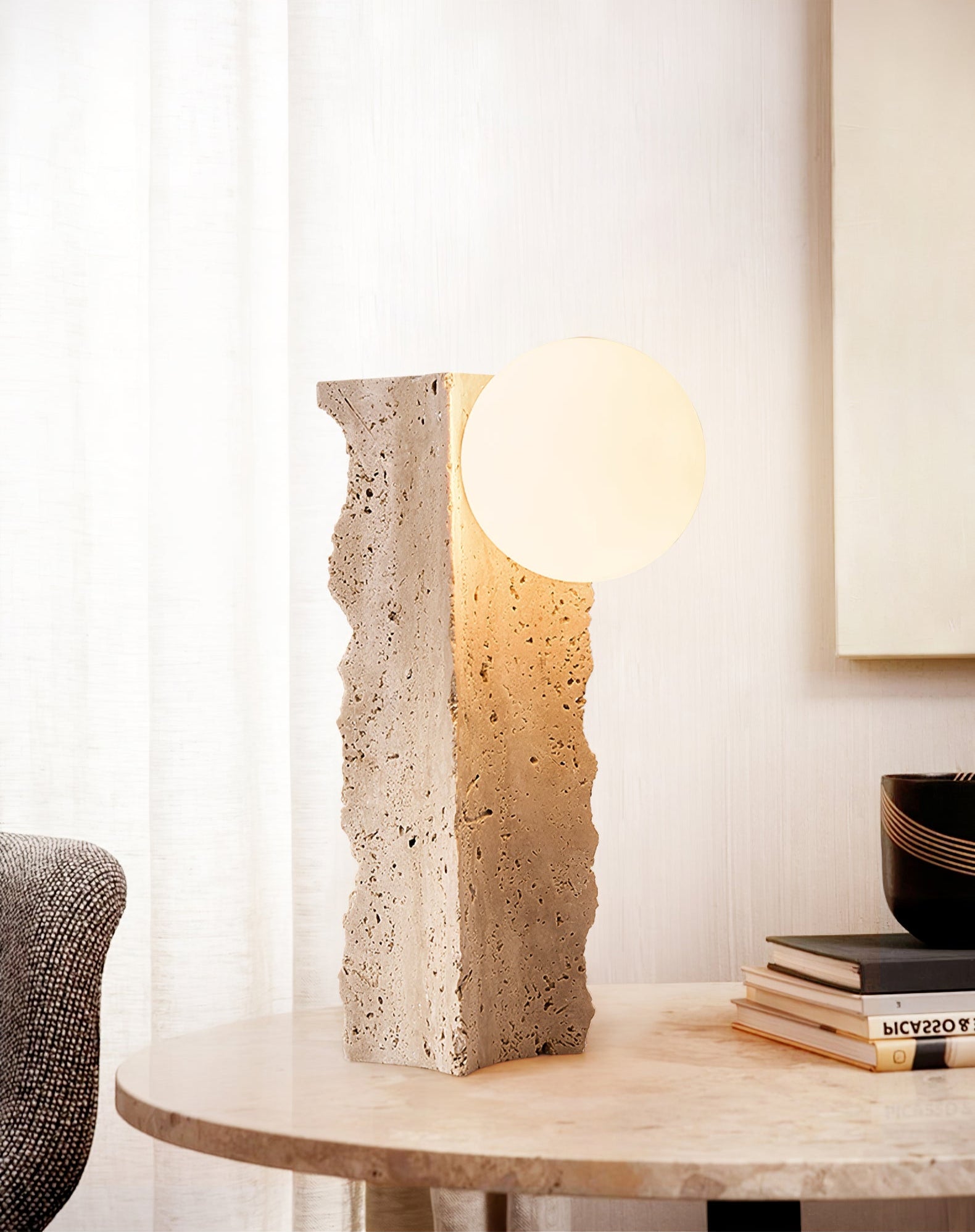 Lampe à poser moderne Ainamo en Travertin jaune