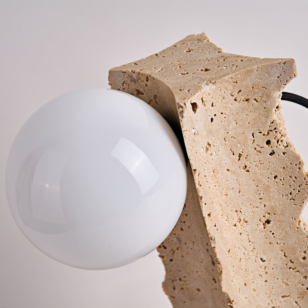 Lampe à poser moderne Ainamo en Travertin jaune