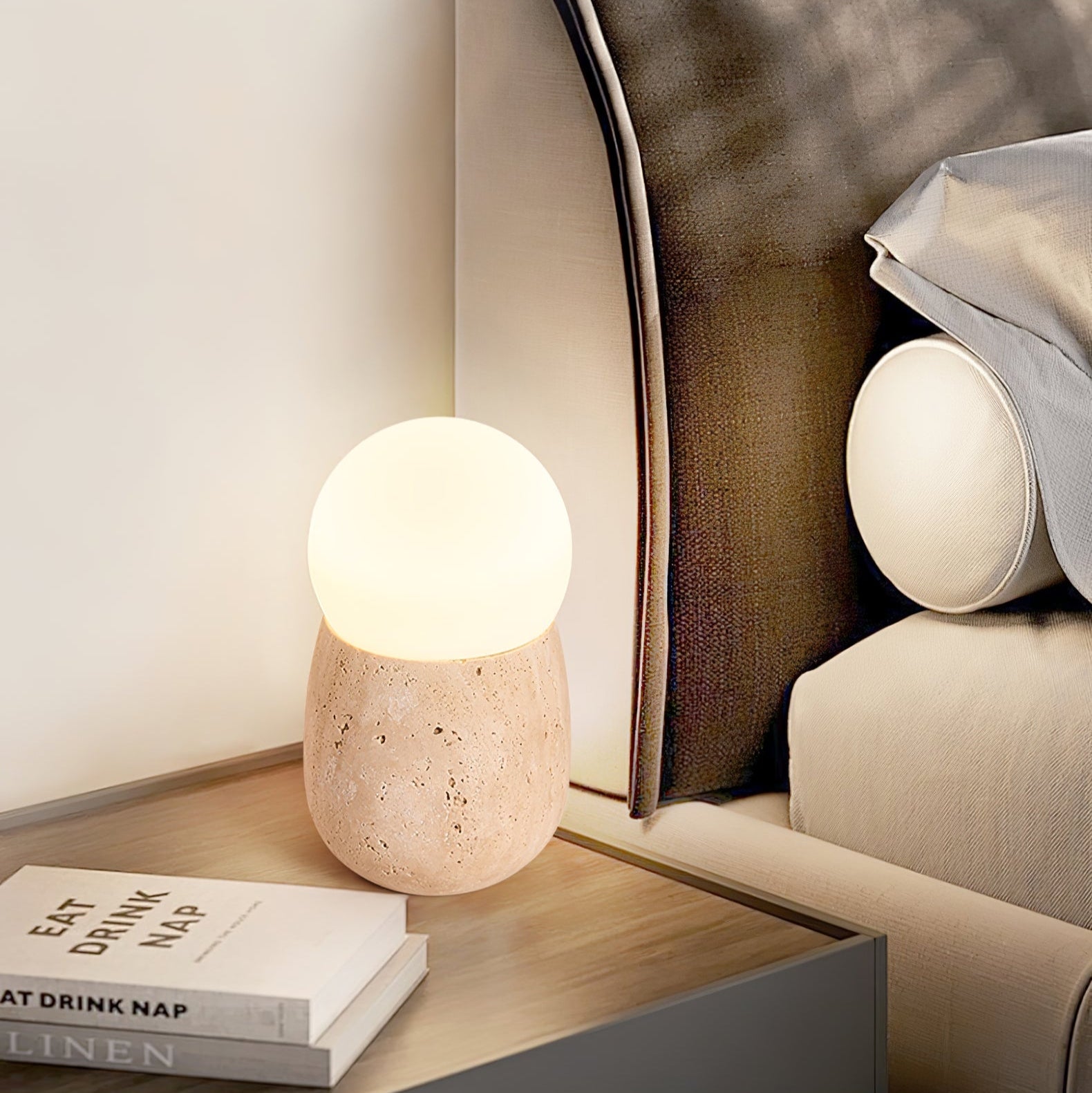 Lampe à poser moderne Ainamo en Travertin jaune et blanc