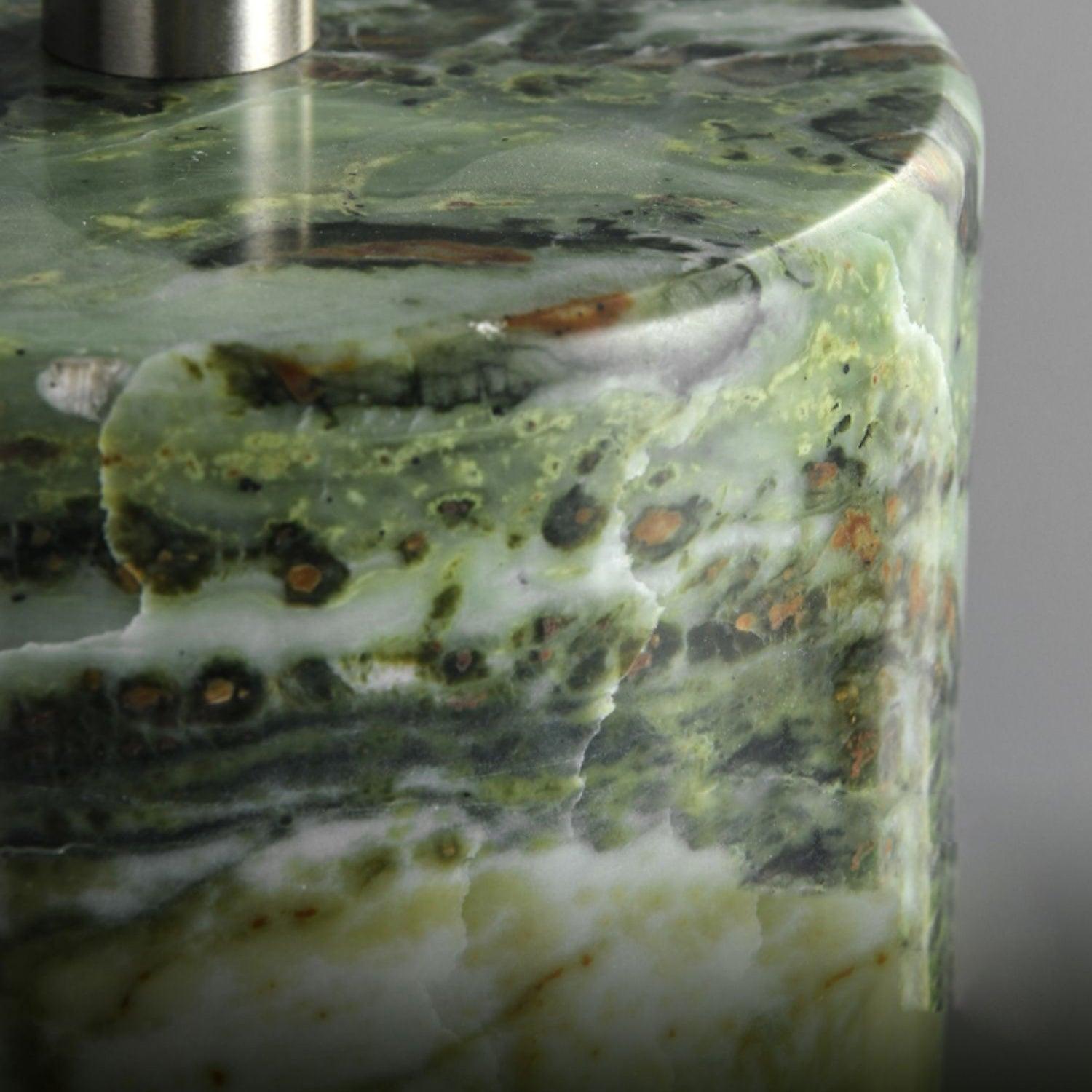 Lampe à poser moderne Nidaros en Vert marbre et blanc abat-jour