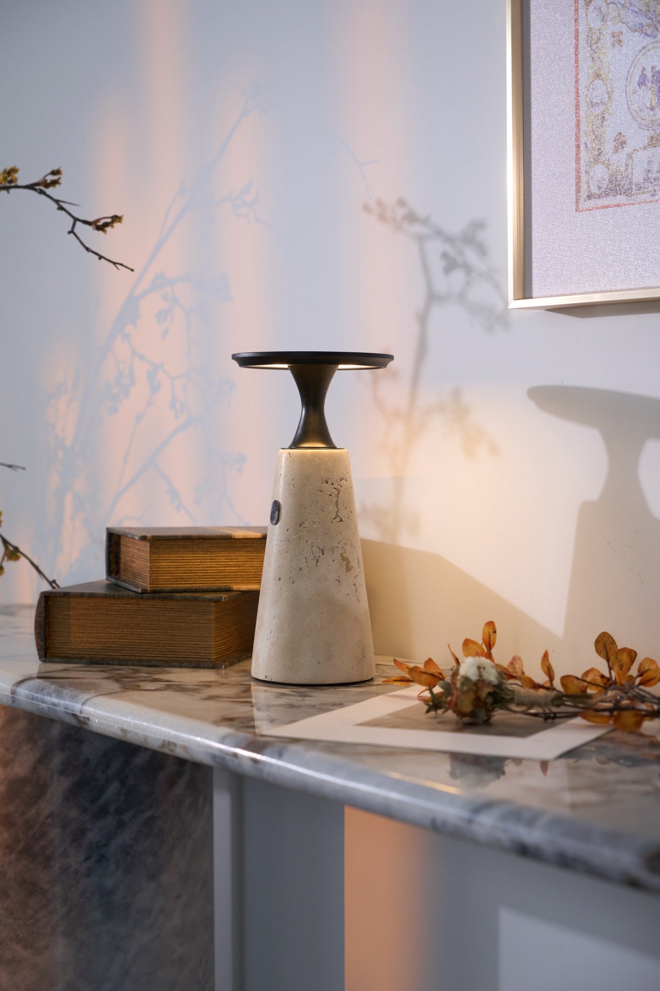 Lampe à poser moderne Toralv en Travertin jaune et noir