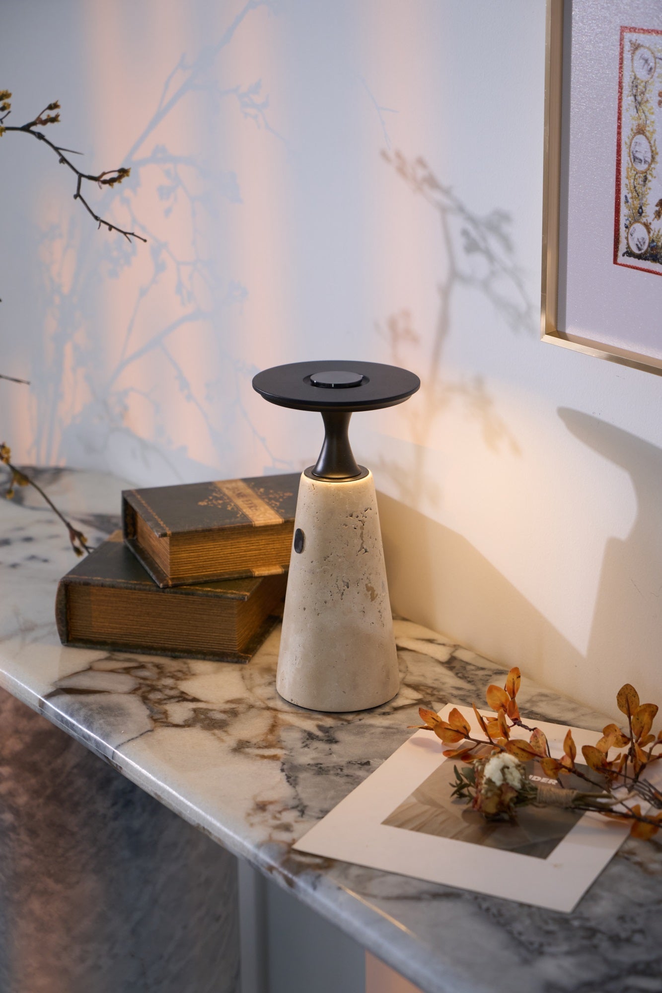 Lampe à poser moderne Toralv en Travertin jaune et noir