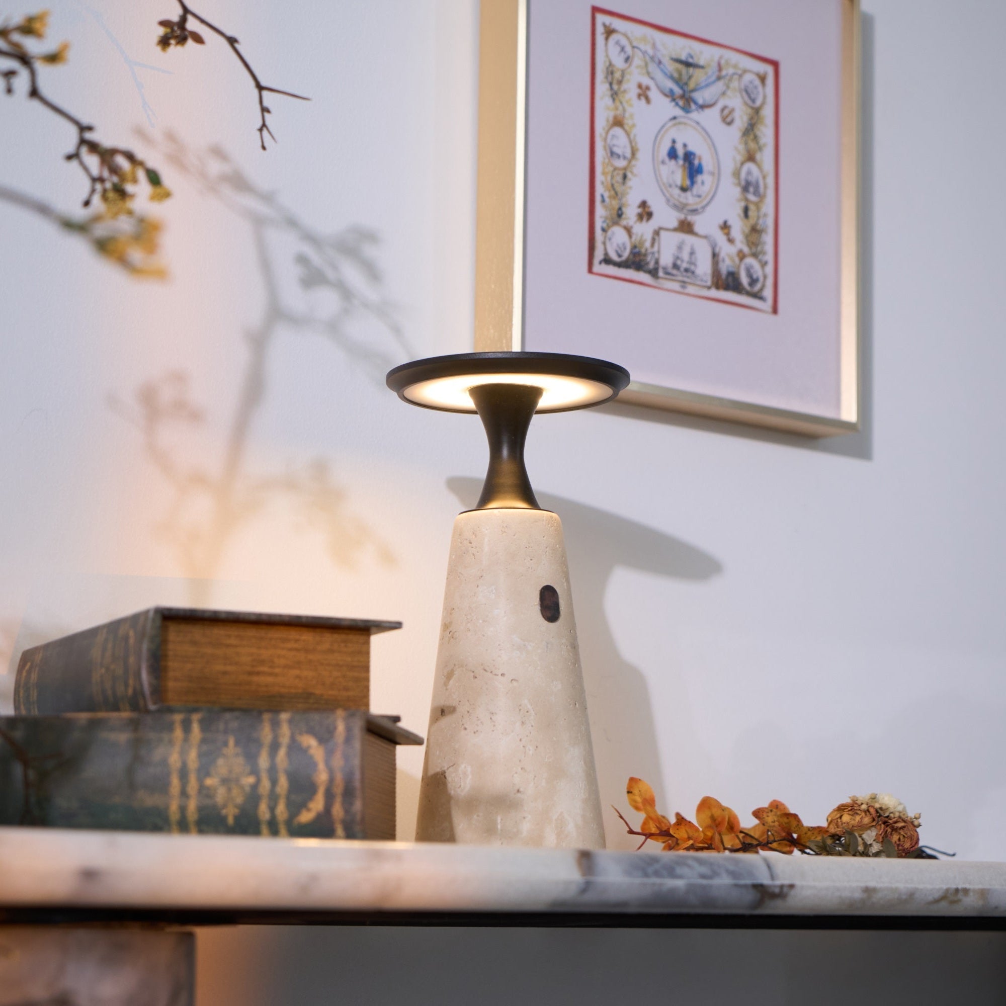 Lampe à poser moderne Toralv en Travertin jaune et noir