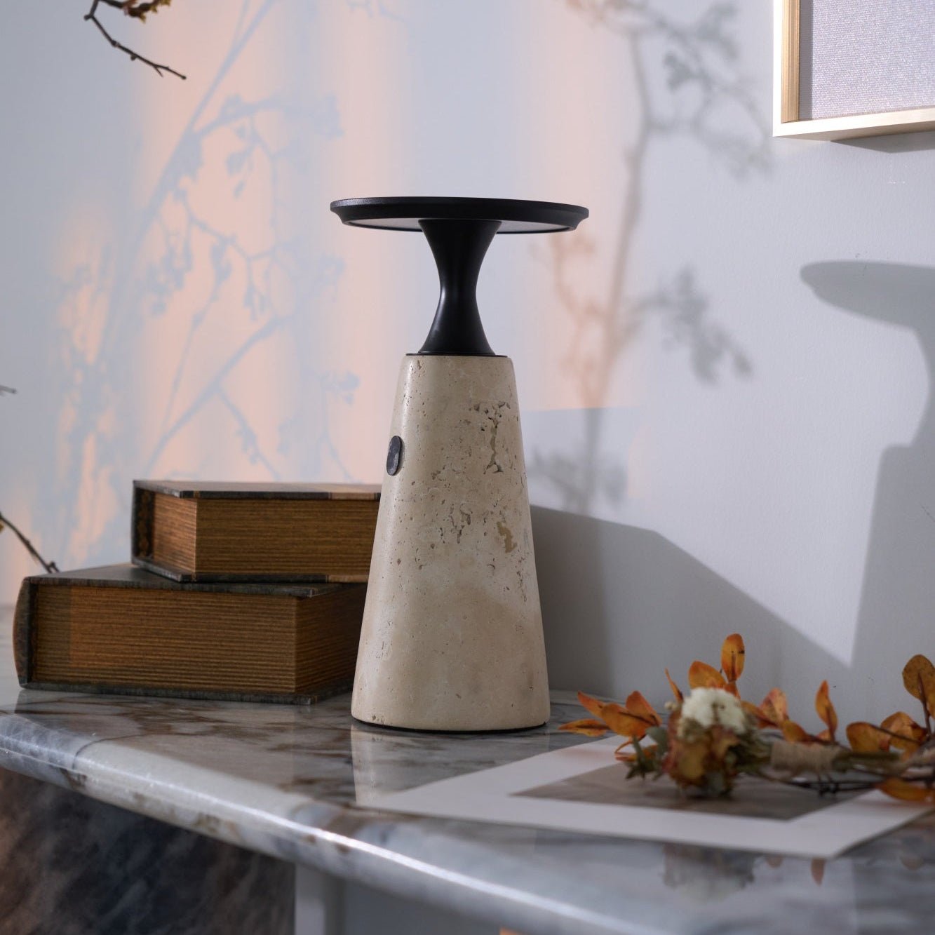 Lampe à poser moderne Toralv en Travertin jaune et noir