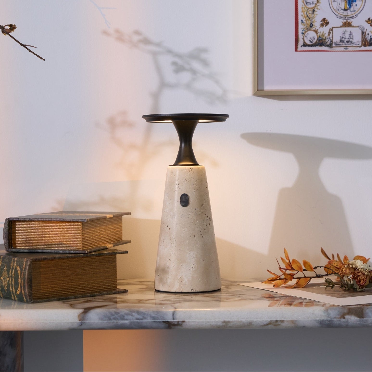 Lampe à poser moderne Toralv en Travertin jaune et noir