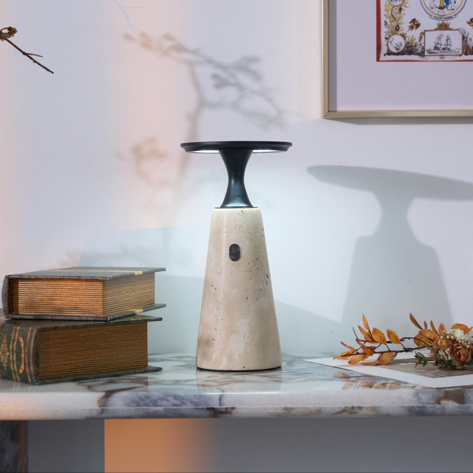 Lampe à poser moderne Toralv en Travertin jaune et noir