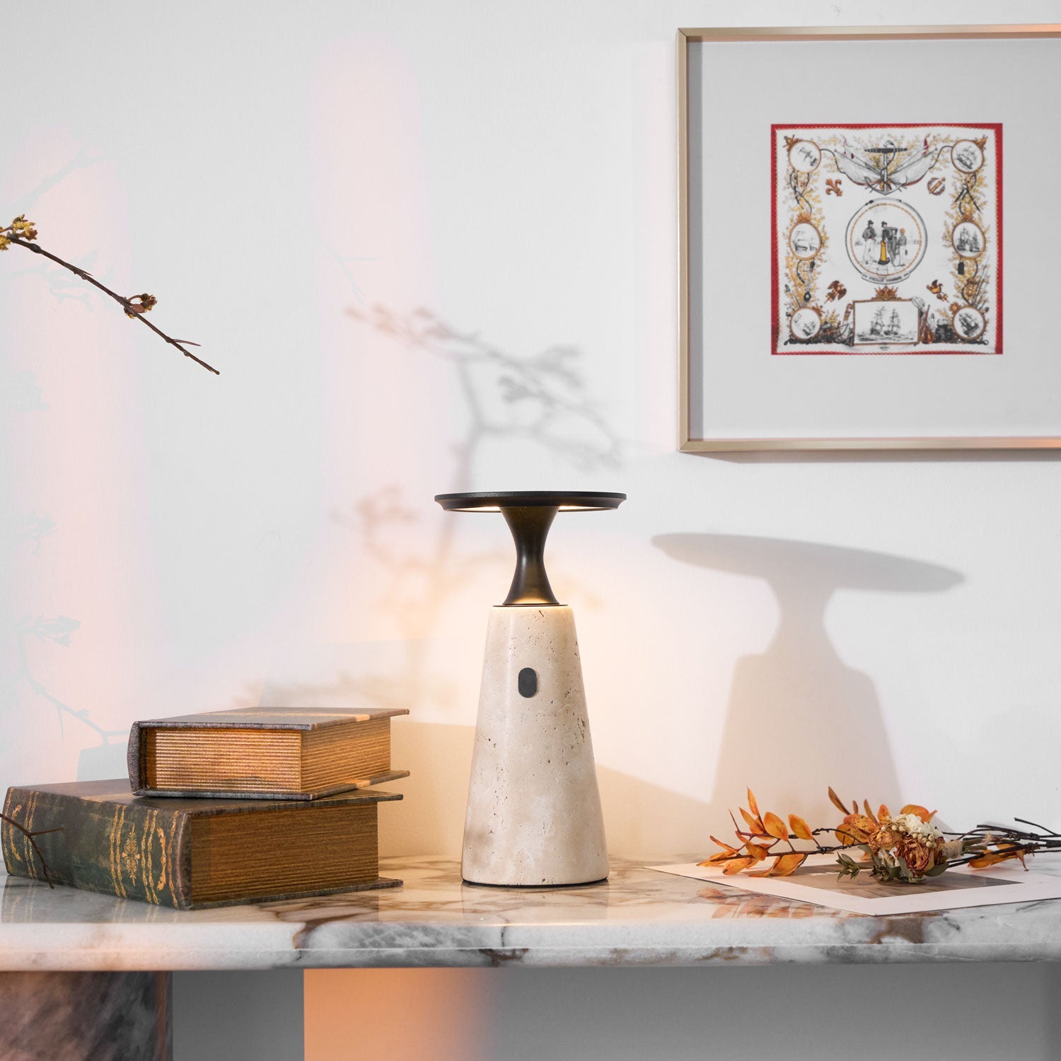 Lampe à poser moderne Toralv en Travertin jaune et noir