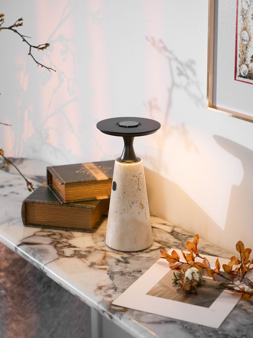 Lampe à poser moderne Toralv en Travertin jaune et noir