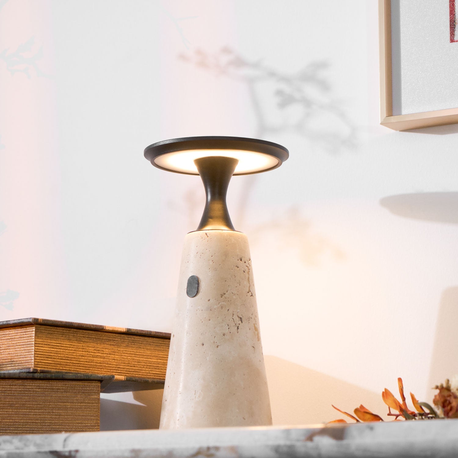 Lampe à poser moderne Toralv en Travertin jaune et noir