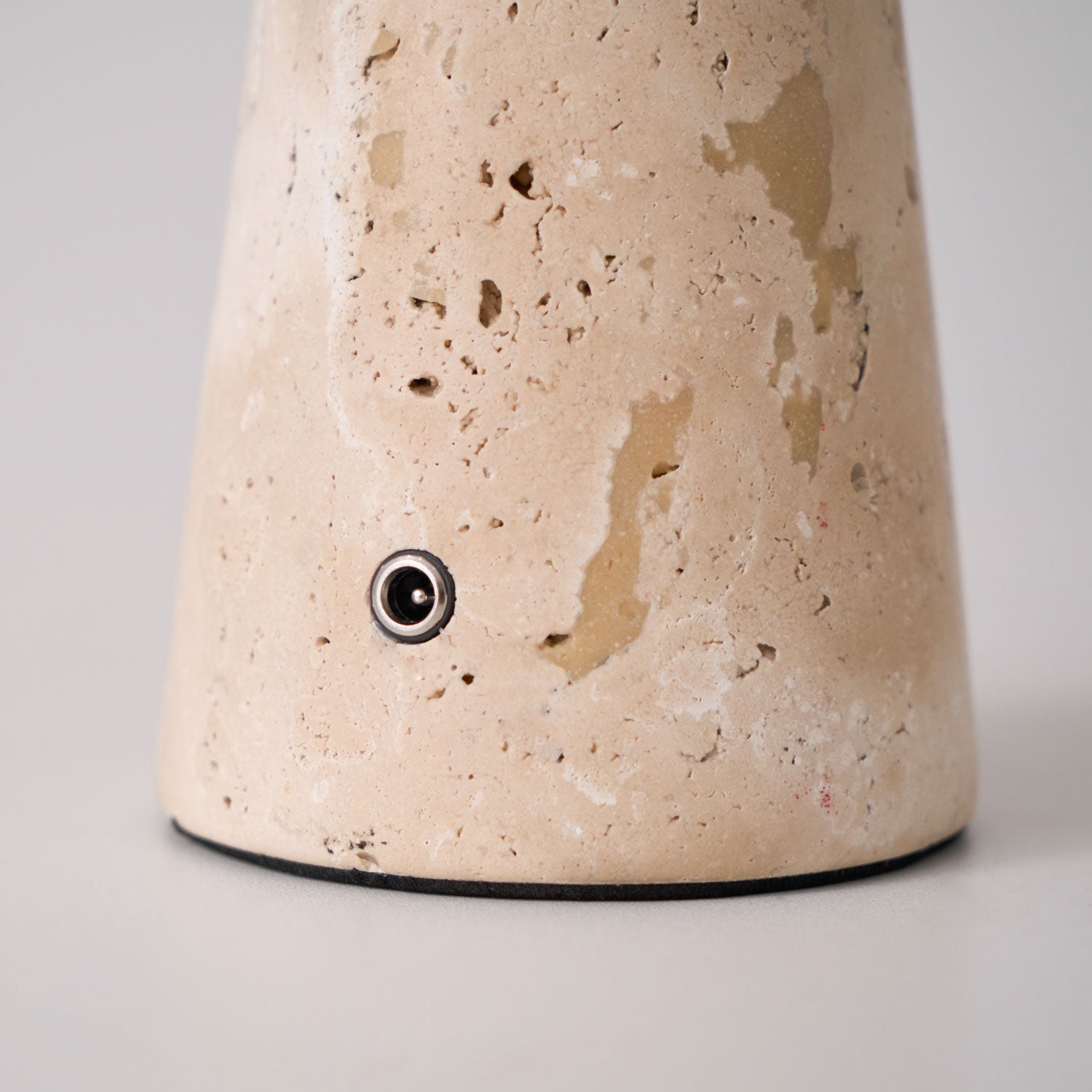 Lampe à poser moderne Toralv en Travertin jaune et noir