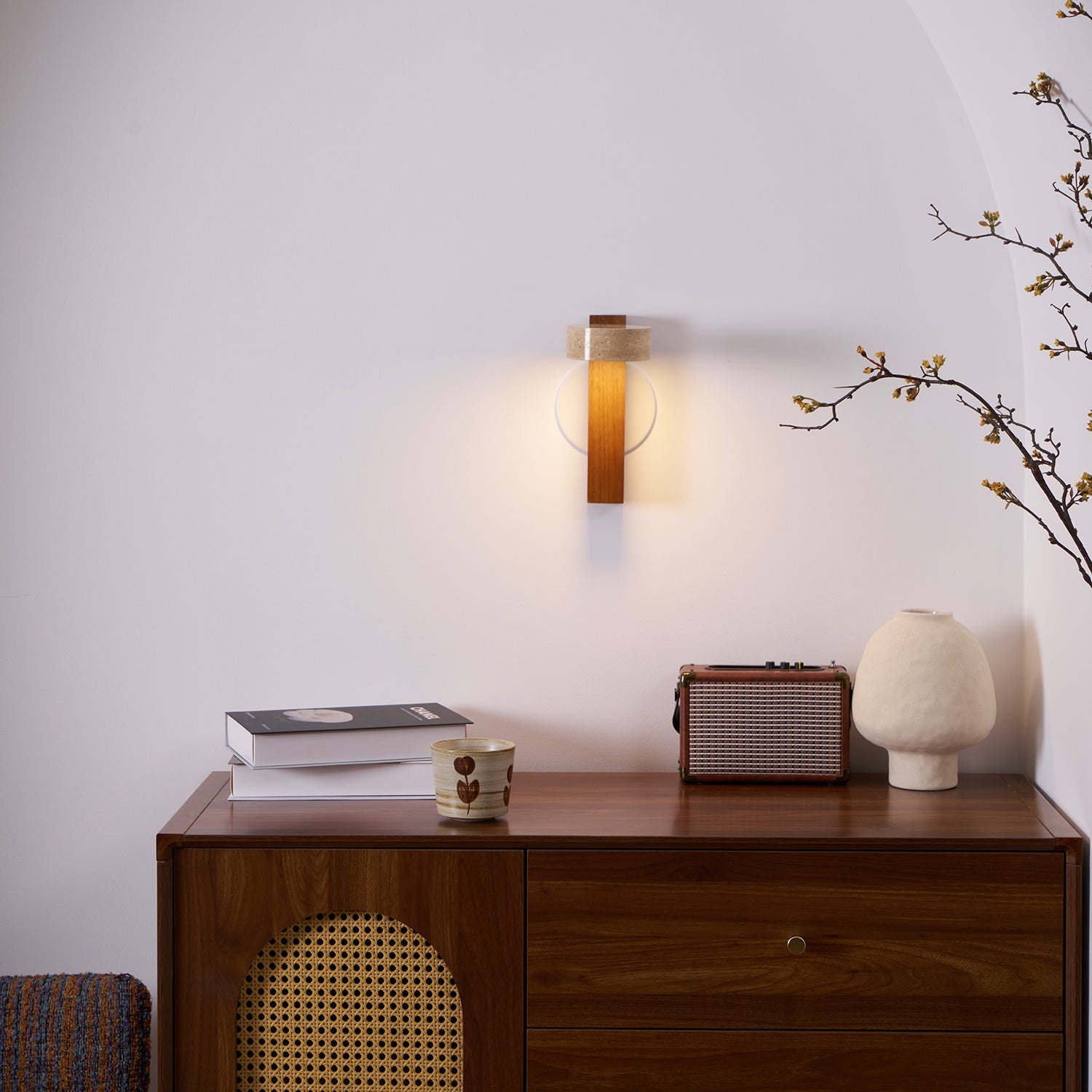 Applique murale moderne Haagen en Bois et travertin jaune