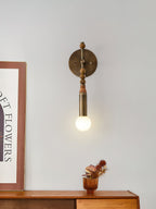 Applique murale moderne Deklin en Laiton ancien et blanc marbre
