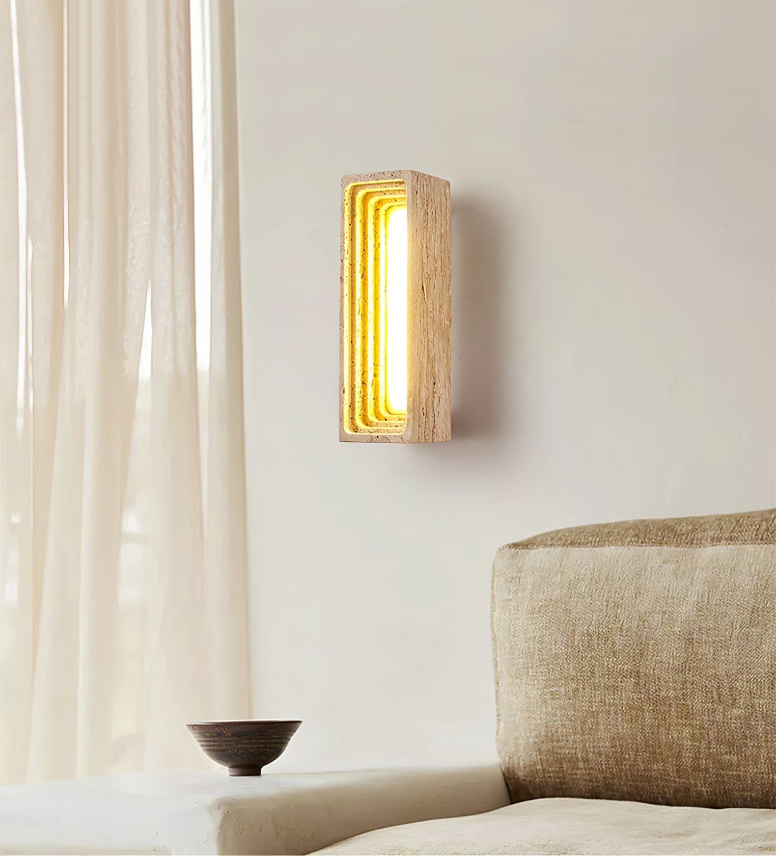 Applique murale moderne Brynn en Travertin jaune