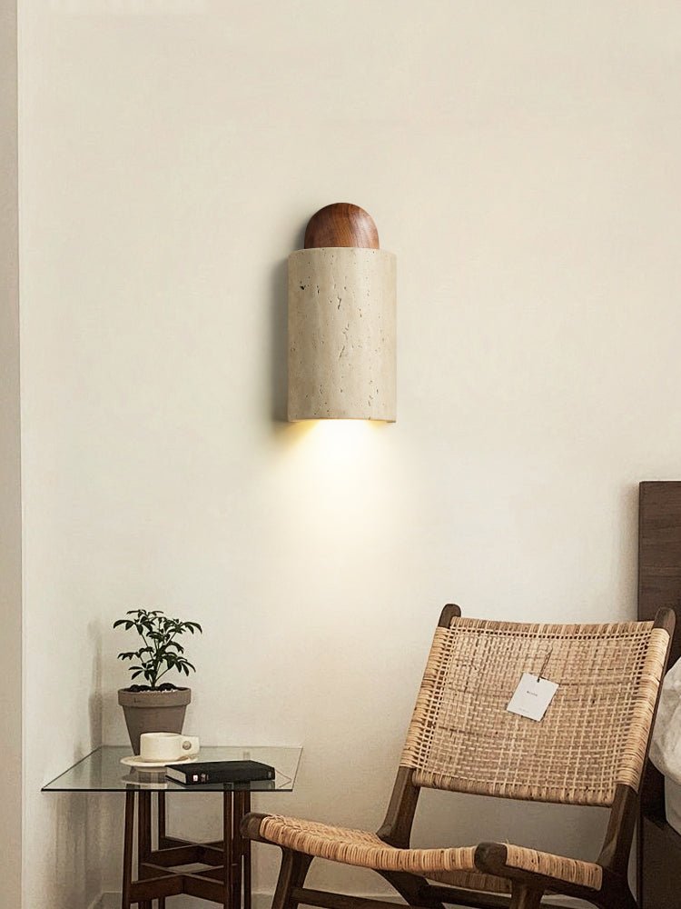 Applique murale moderne Eyolfur en Noyer bois et travertin jaune