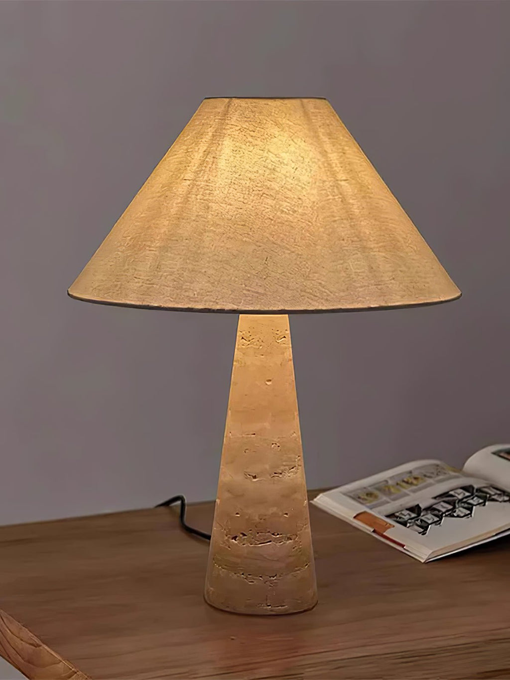 Lampe à poser moderne Rekved en Travertin jaune et blanc