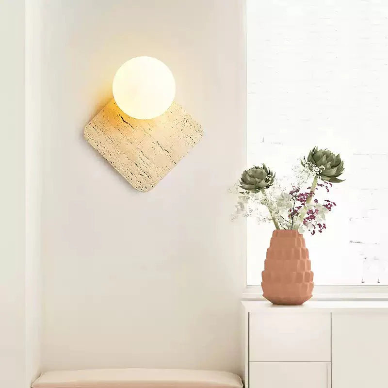 Applique murale moderne Styrkar en Travertin jaune et blanc