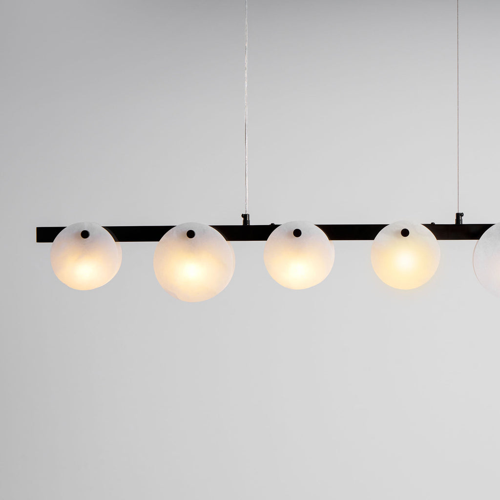 Lustre moderne Enar en Albâtre Noir et blanc
