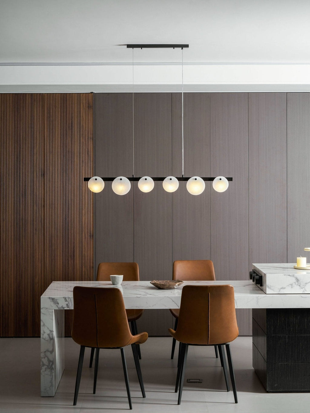 Lustre moderne Enar en Albâtre Noir et blanc