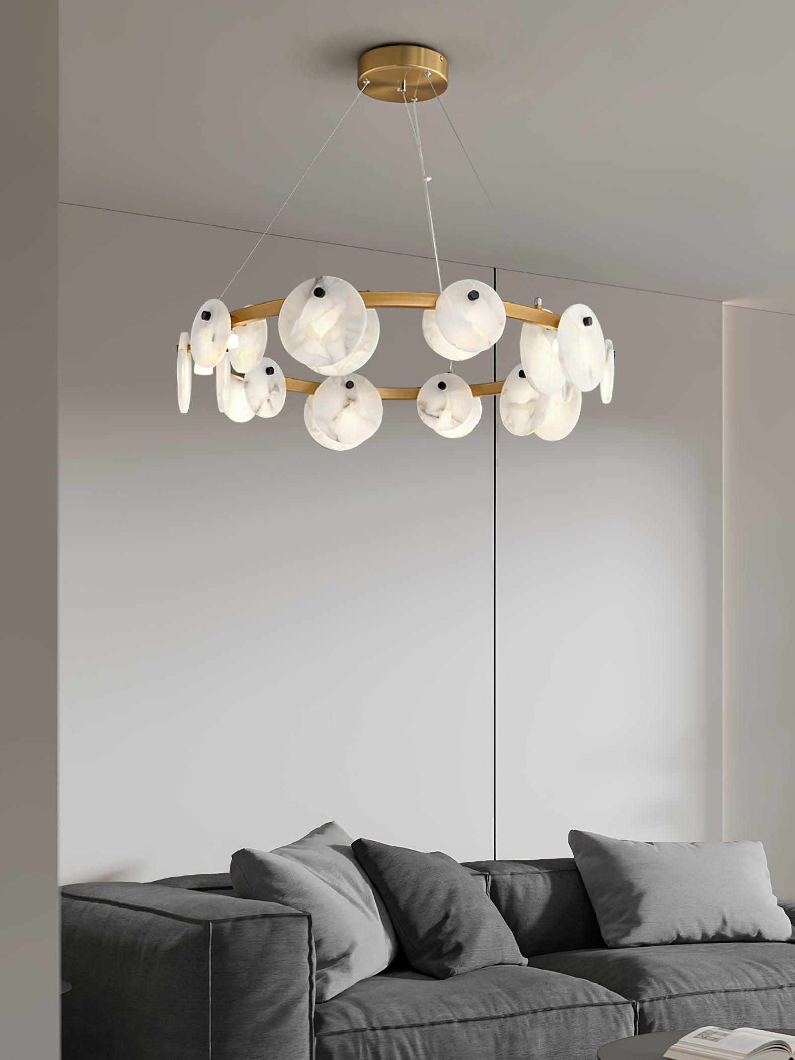 Lustre moderne Tobbe en Albâtre Laiton et blanc