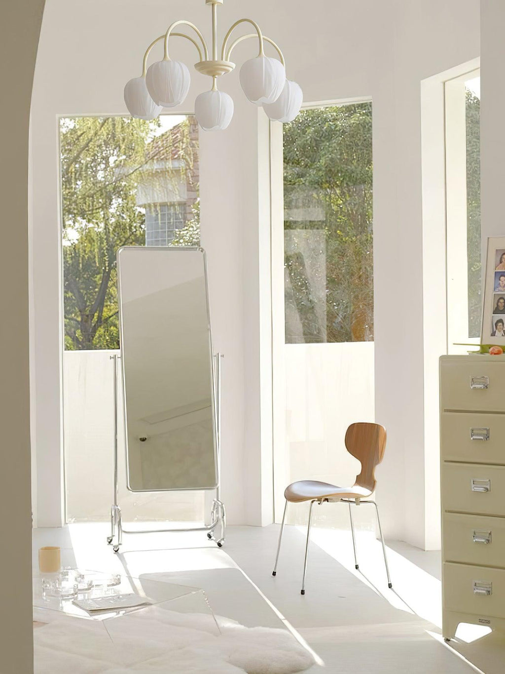Lustre moderne Gilroy en Creamy blanc et blanc verre