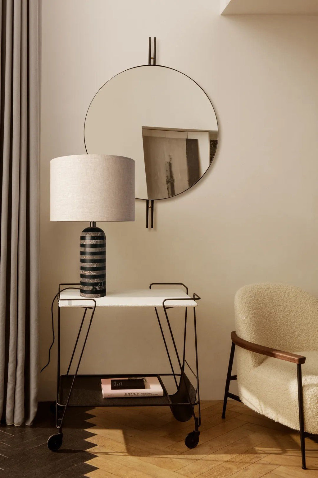 Lampe à poser moderne Gudvard en Marbre Noir et blanc