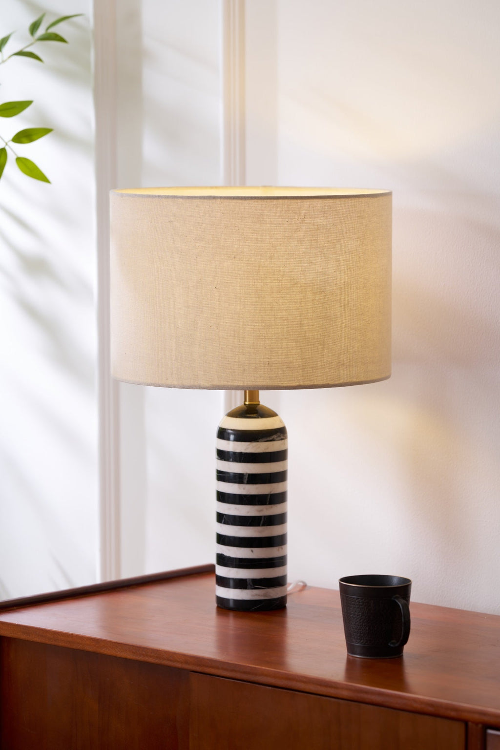 Lampe à poser moderne Gudvard en Marbre Noir et blanc