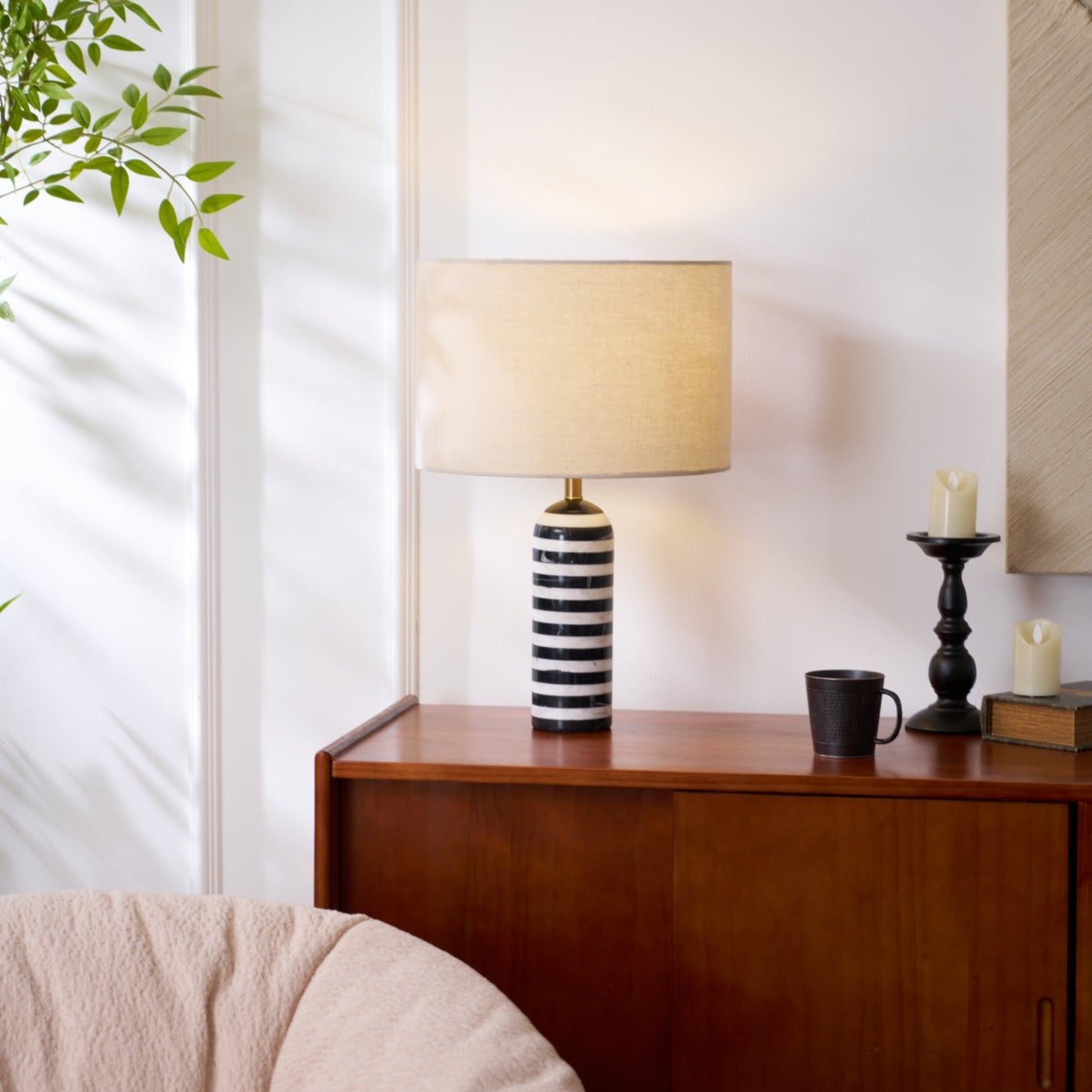 Lampe à poser moderne Gudvard en Marbre Noir et blanc