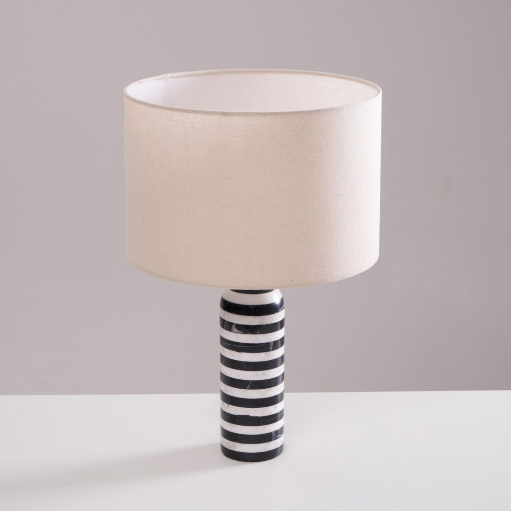 Lampe à poser moderne Gudvard en Marbre Noir et blanc
