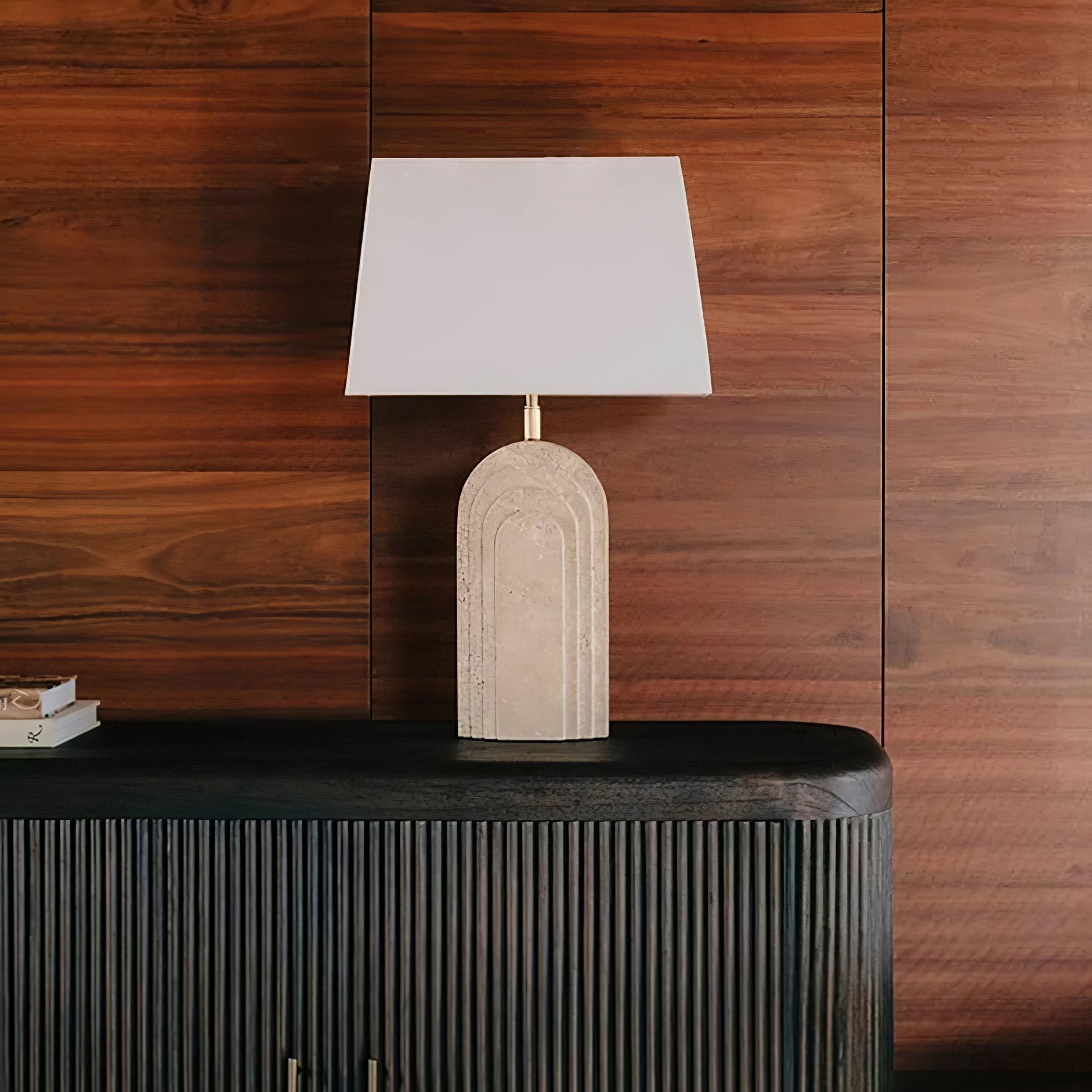 Lampe à poser moderne Lev en Travertin jaune et blanc
