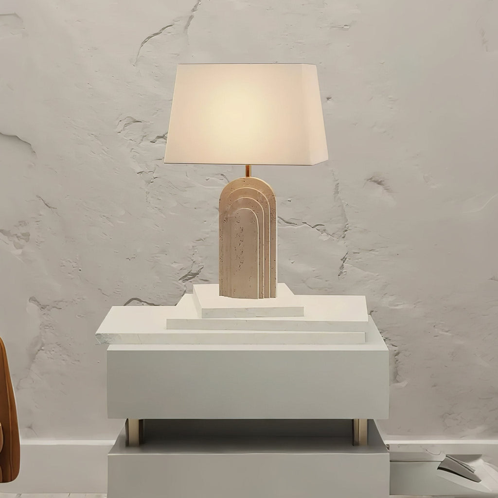 Lampe à poser moderne Lev en Travertin jaune et blanc