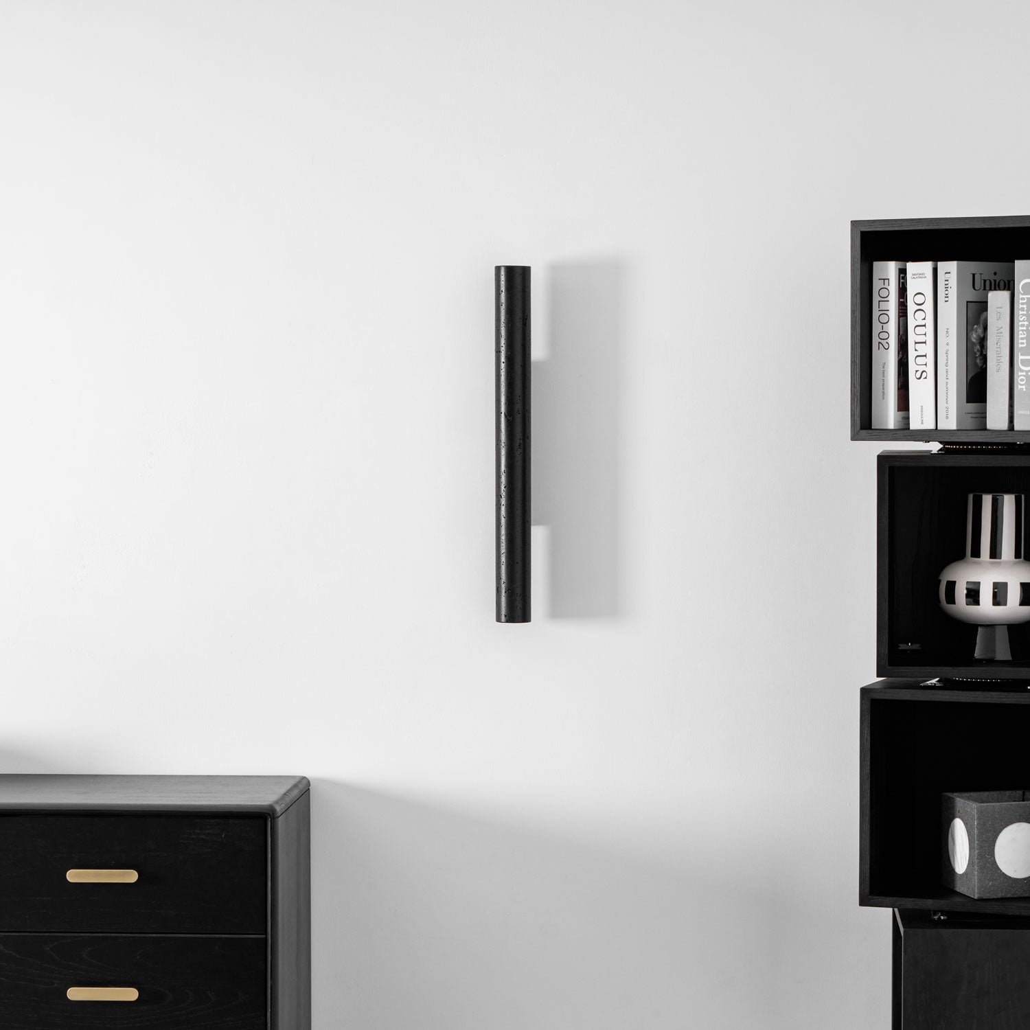 Applique murale moderne Axion en Noyer bois et noir travertin