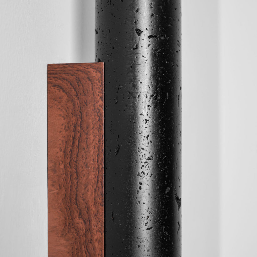 Applique murale moderne Axion en Noyer bois et noir travertin